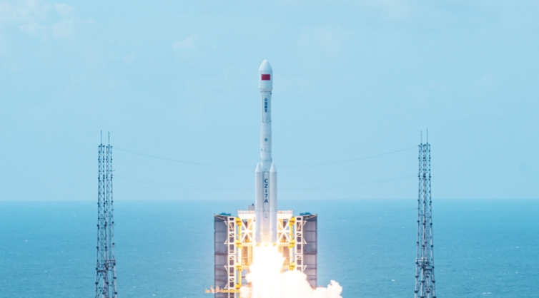 长征七号改运载火箭成功发射遥感四十五号卫星