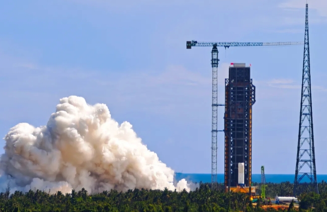 我国新一代载人运载火箭长征十号第二次系留点火试验取得圆满成功