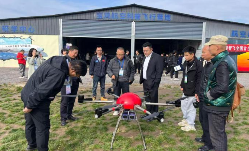 全国首台纯钛无人机在陕西宝鸡亮相首飞